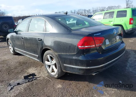2013 Volkswagen Passat 2.5L Se z USA, uszkodzony, nr VIN 1VWBH7A32DC078963
